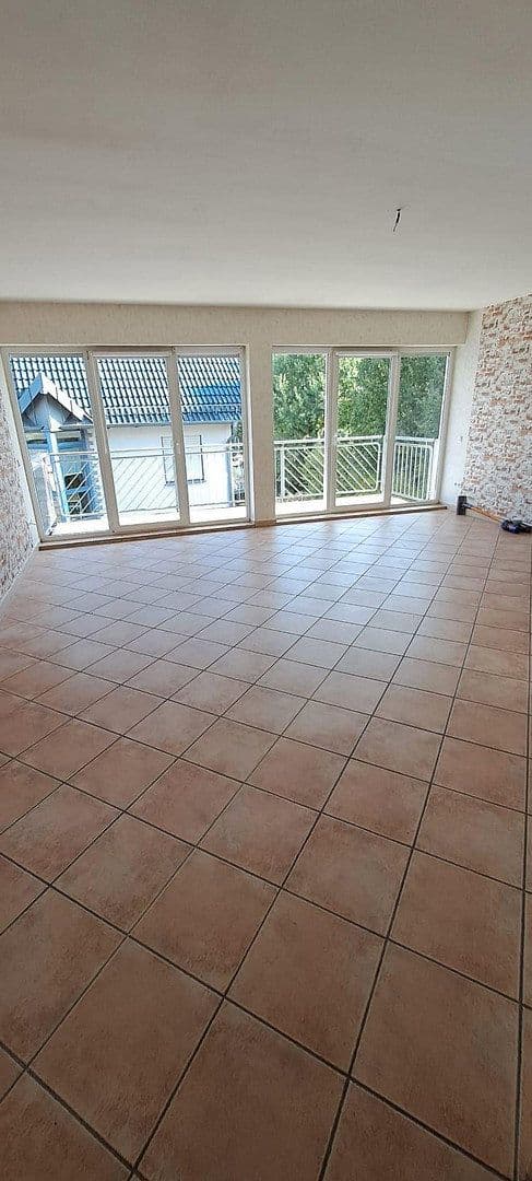 Prenájom bytu 3-izbový 92 m², Beselich, Hesensko Prenájom bytu 3-izbový 92 m², Beselich, Hesensko