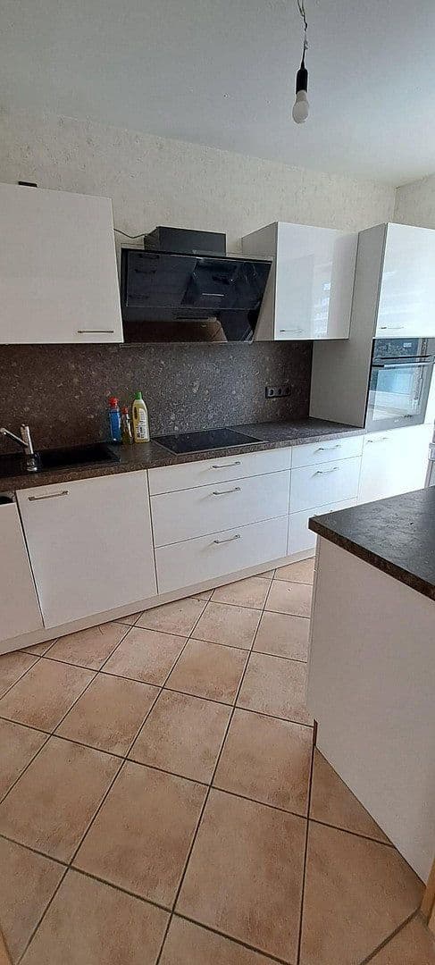 Prenájom bytu 3-izbový 92 m², Beselich, Hesensko Prenájom bytu 3-izbový 92 m², Beselich, Hesensko