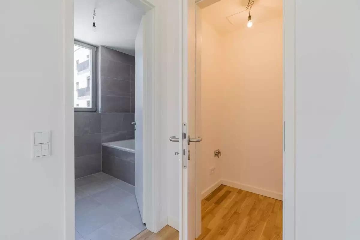 Prenájom bytu 2-izbový 45 m², Wilhelm-Caspar-Wegely-Platz 5, berlin, Berlín Prenájom bytu 2-izbový 45 m², Wilhelm-Caspar-Wegely-Platz 5, berlin, Berlín