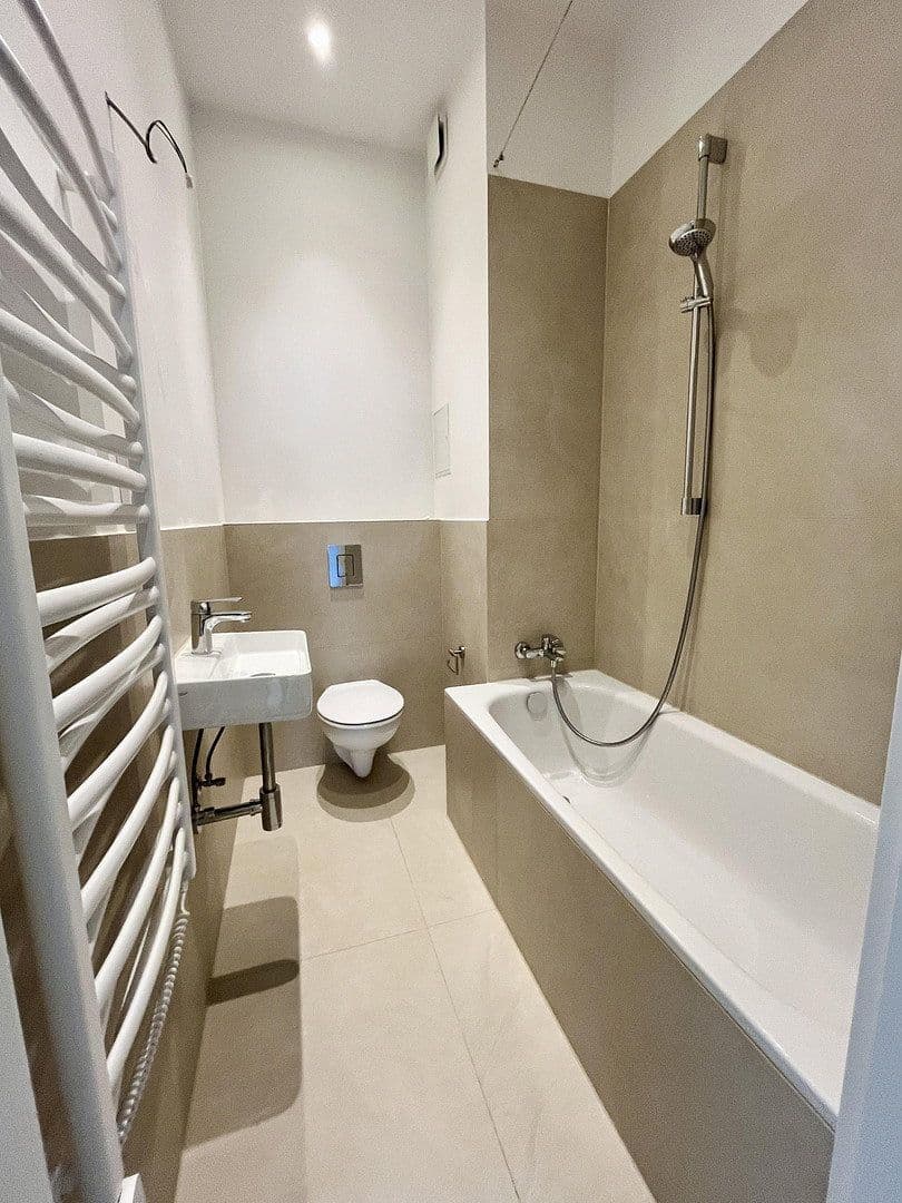 Prenájom bytu 3-izbový 59 m², Schöneberger Str. 9, Berlin, Berlín Prenájom bytu 3-izbový 59 m², Schöneberger Str. 9, Berlin, Berlín