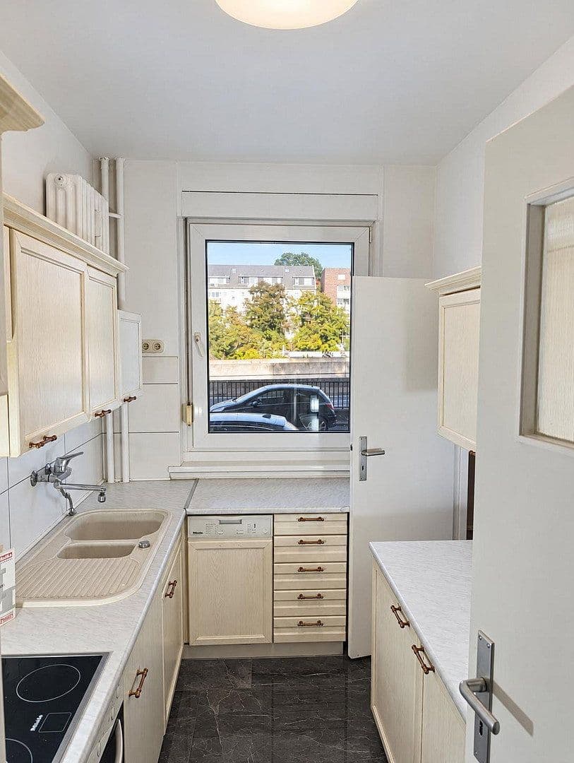 Predaj bytu 2-izbový 52 m², Friedrichsruher Straße 36, Berlin-Schmargendorf, Berlín Predaj bytu 2-izbový 52 m², Friedrichsruher Straße 36, Berlin-Schmargendorf, Berlín