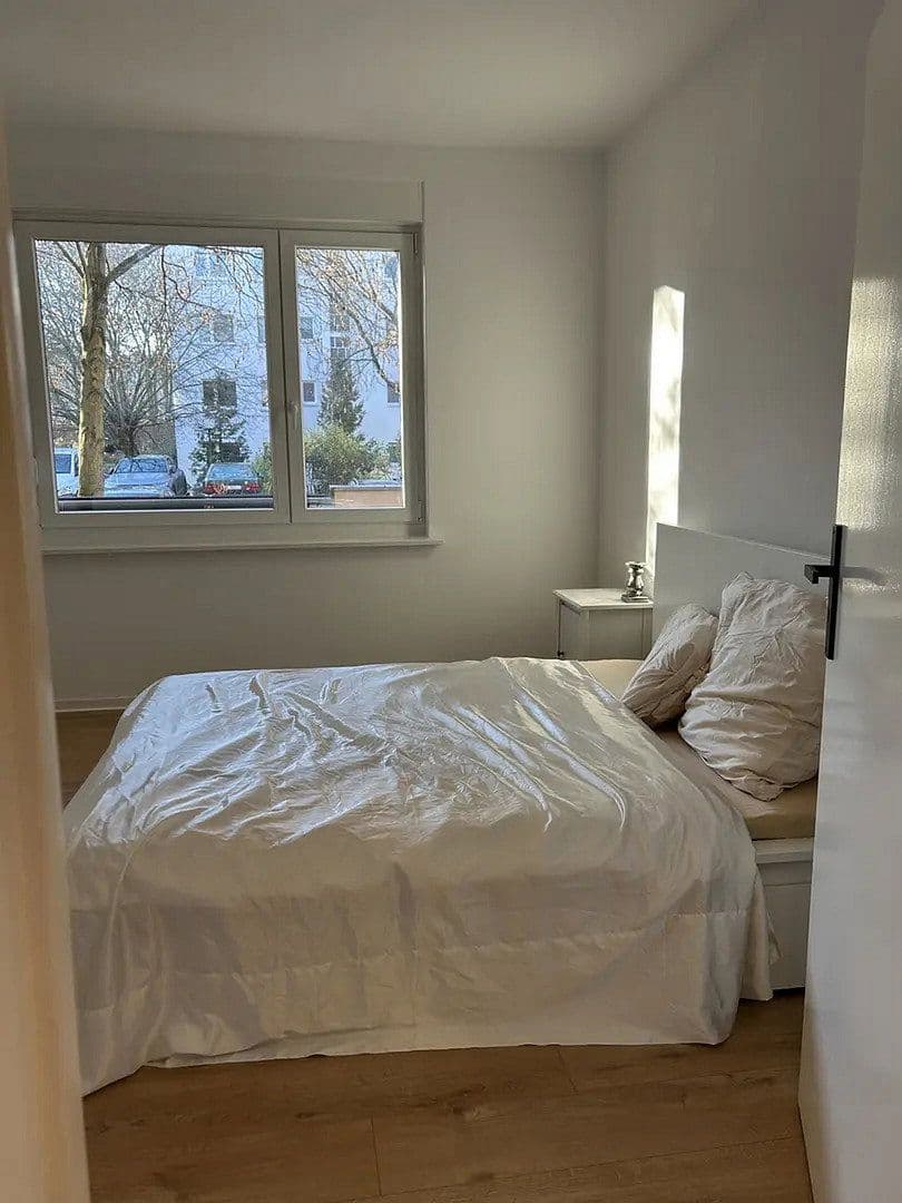 Prenájom bytu 3-izbový 65 m², Suderoder Straße 6A, Berlin, Berlín Prenájom bytu 3-izbový 65 m², Suderoder Straße 6A, Berlin, Berlín