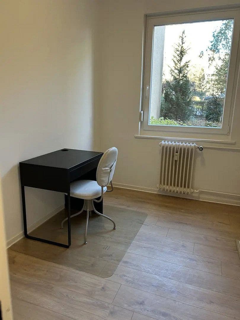 Prenájom bytu 3-izbový 65 m², Suderoder Straße 6A, Berlin, Berlín Prenájom bytu 3-izbový 65 m², Suderoder Straße 6A, Berlin, Berlín