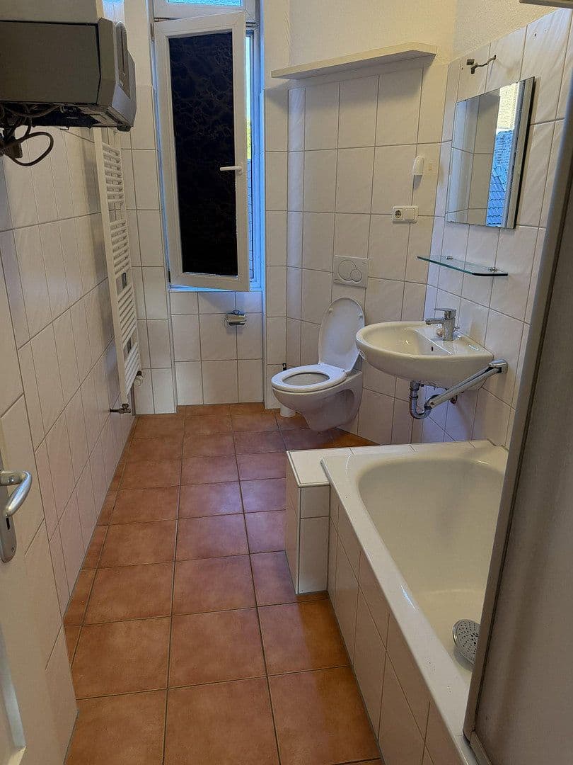 Prenájom bytu 4-izbový 86 m², Straße der Republik 53, Biebrich, Hesensko Prenájom bytu 4-izbový 86 m², Straße der Republik 53, Biebrich, Hesensko