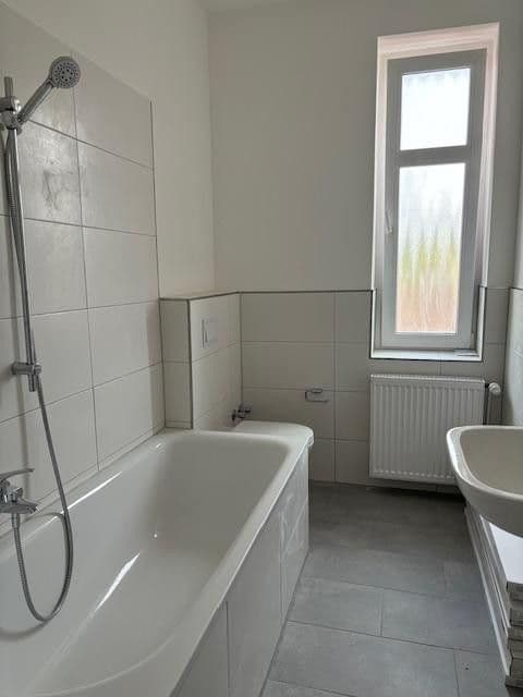 Prenájom bytu 4-izbový 104 m², Einbeck, Dolné Sasko Prenájom bytu 4-izbový 104 m², Einbeck, Dolné Sasko