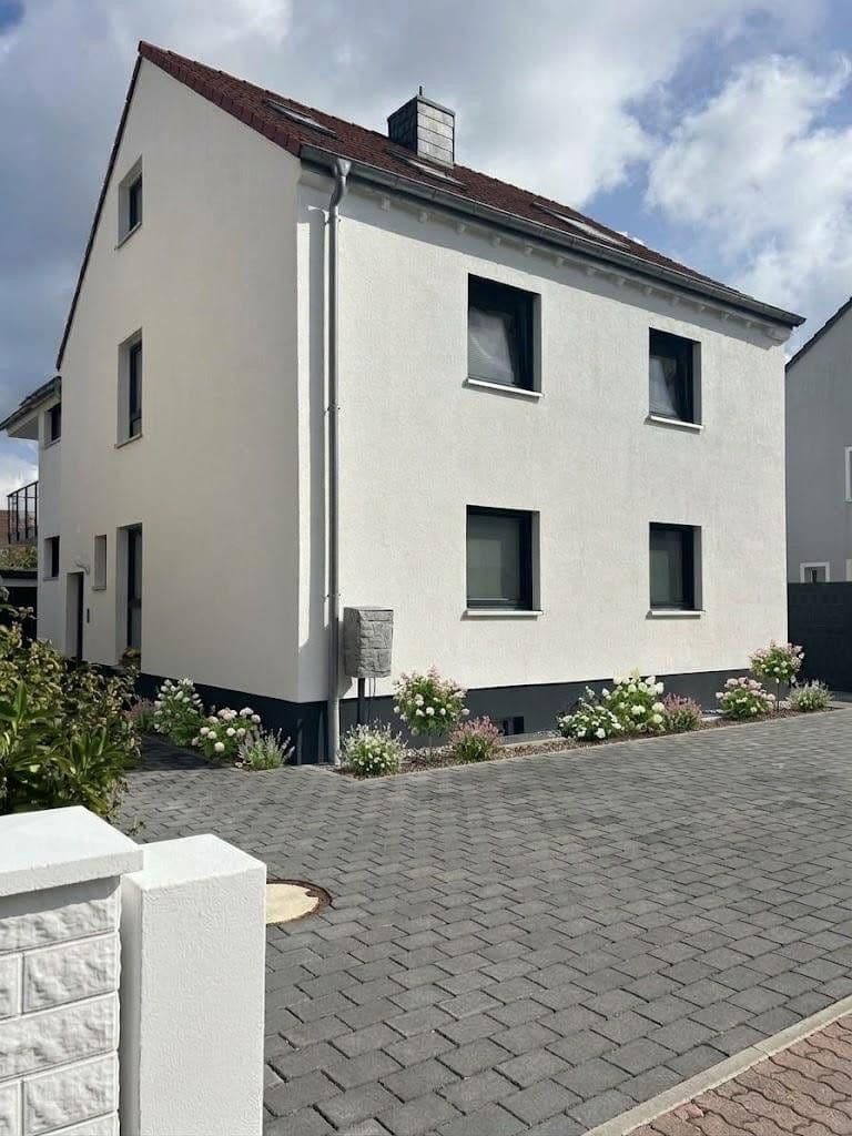 Predaj bytu 3-izbový 93 m², Hockenheim, Bádensko-Wurttembersko Predaj bytu 3-izbový 93 m², Hockenheim, Bádensko-Wurttembersko