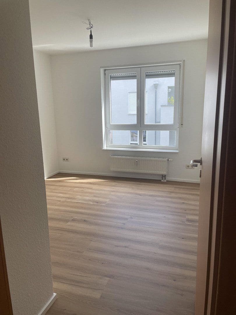 Prenájom bytu 4-izbový 84 m², Böblingen, Bádensko-Wurttembersko Prenájom bytu 4-izbový 84 m², Böblingen, Bádensko-Wurttembersko