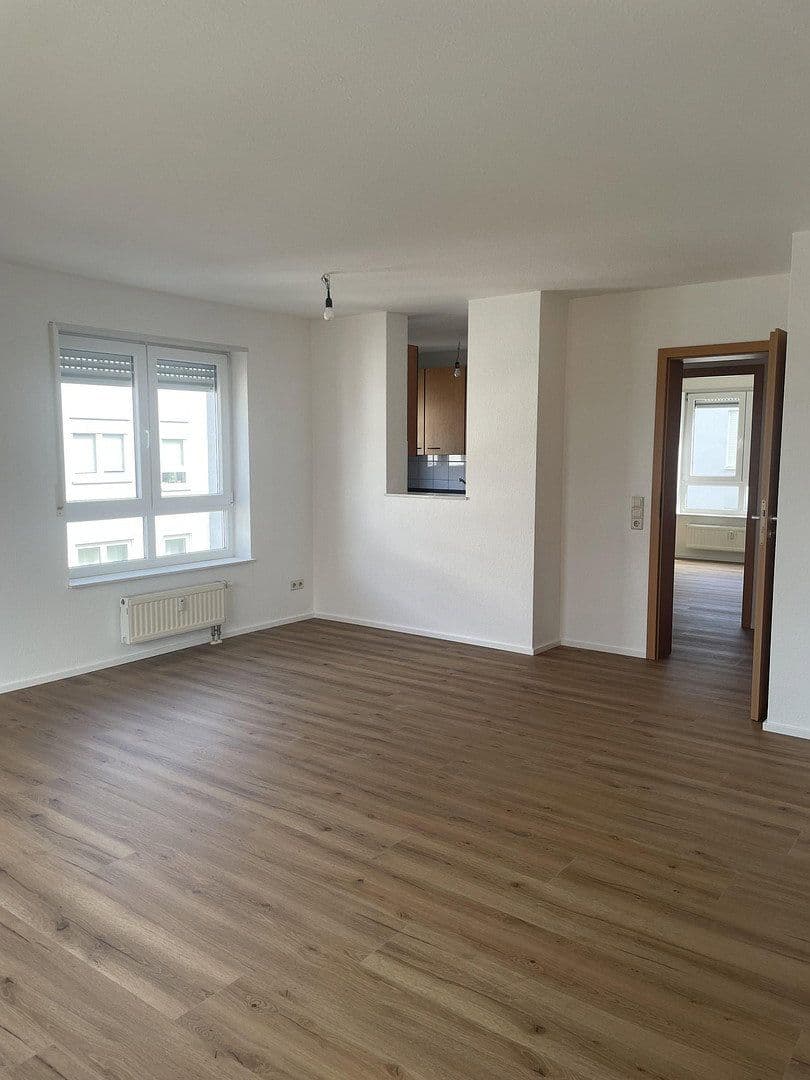 Prenájom bytu 4-izbový 84 m², Böblingen, Bádensko-Wurttembersko Prenájom bytu 4-izbový 84 m², Böblingen, Bádensko-Wurttembersko