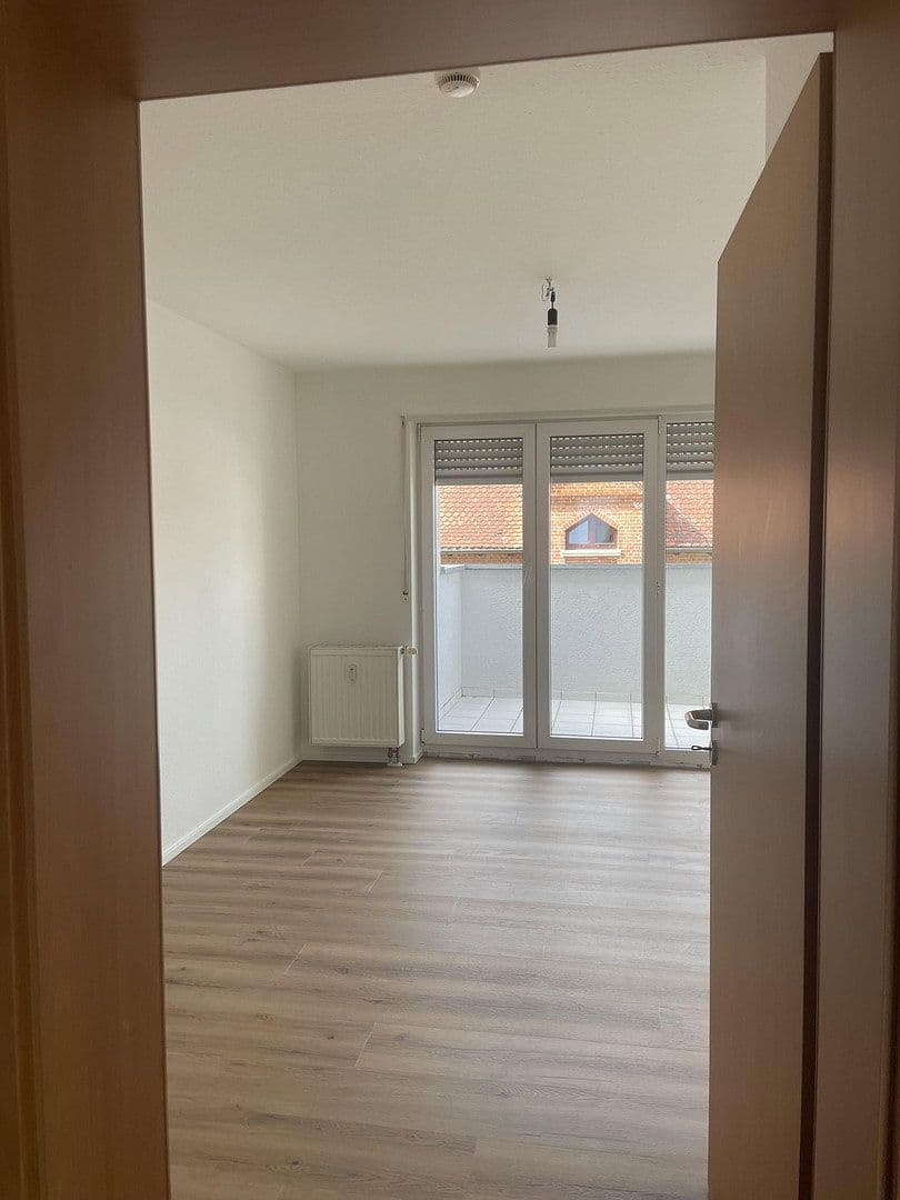 Prenájom bytu 4-izbový 84 m², Böblingen, Bádensko-Wurttembersko Prenájom bytu 4-izbový 84 m², Böblingen, Bádensko-Wurttembersko
