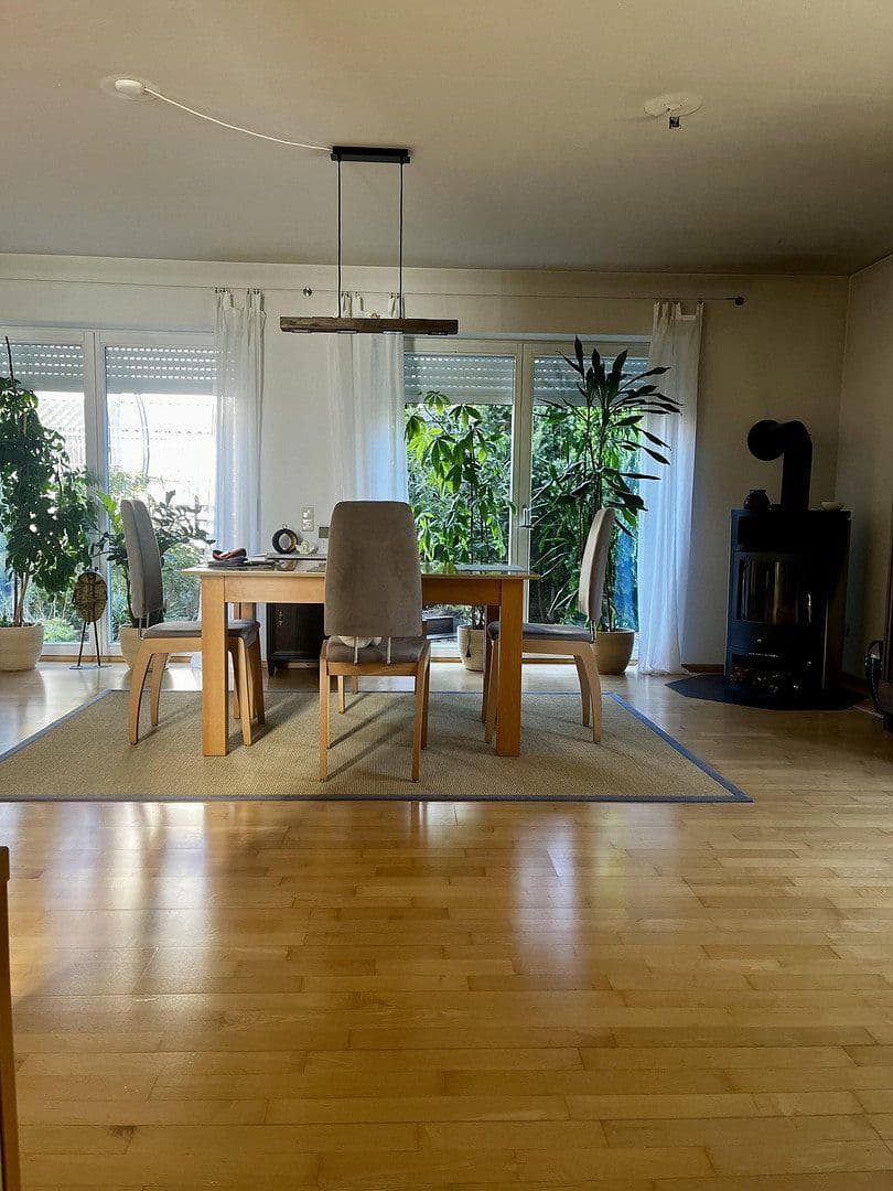 Predaj domu 123 m², pozemok 468 m², Eggenstein-Leopoldshafen, Bádensko-Wurttembersko Predaj domu 123 m², pozemok 468 m², Eggenstein-Leopoldshafen, Bádensko-Wurttembersko