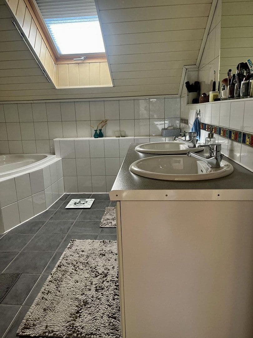 Predaj domu 123 m², pozemok 468 m², Eggenstein-Leopoldshafen, Bádensko-Wurttembersko Predaj domu 123 m², pozemok 468 m², Eggenstein-Leopoldshafen, Bádensko-Wurttembersko