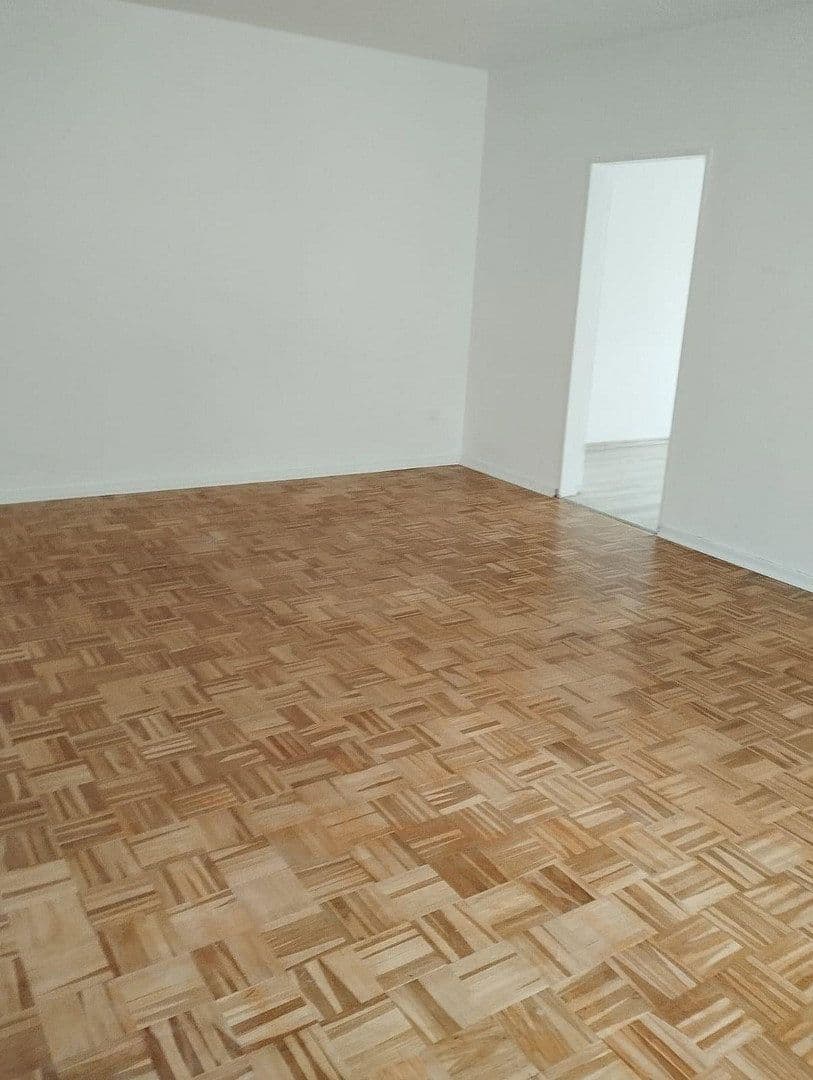 Predaj domu 349 m², pozemok 382 m², Frankfurt am Main, Hesensko Predaj domu 349 m², pozemok 382 m², Frankfurt am Main, Hesensko
