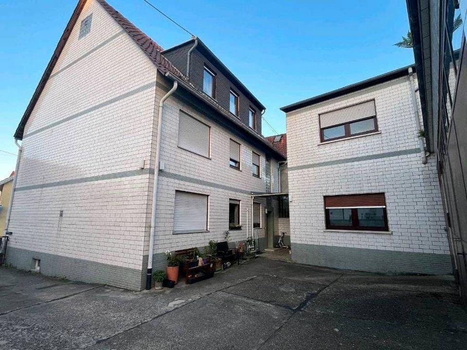 Predaj domu 349 m², pozemok 382 m², Frankfurt am Main, Hesensko Predaj domu 349 m², pozemok 382 m², Frankfurt am Main, Hesensko