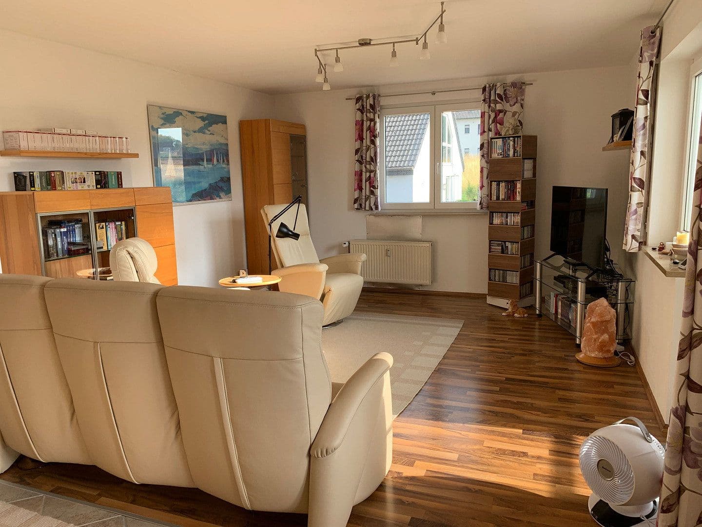 Prenájom bytu 3-izbový 100 m², Wilhermsdorf, Bavorsko Prenájom bytu 3-izbový 100 m², Wilhermsdorf, Bavorsko