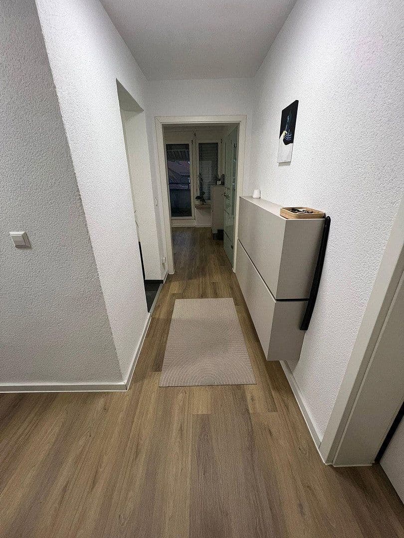 Prenájom bytu 2-izbový 75 m², Stuttgart-Wangen, Bádensko-Wurttembersko Prenájom bytu 2-izbový 75 m², Stuttgart-Wangen, Bádensko-Wurttembersko