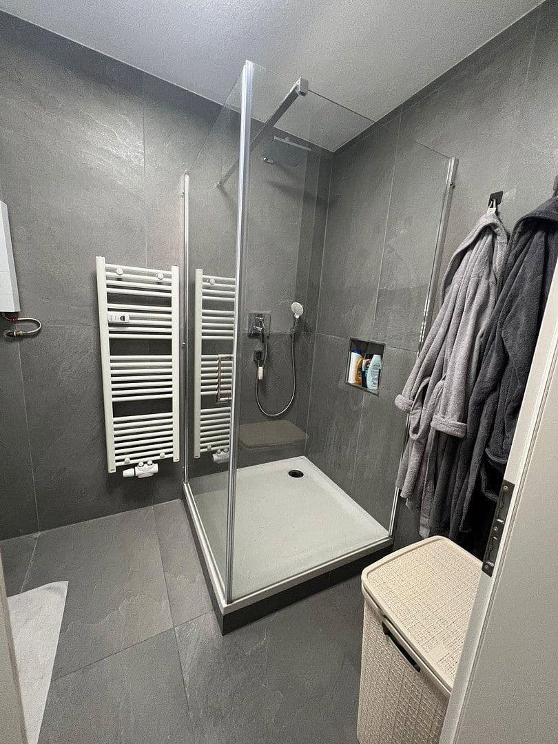 Prenájom bytu 2-izbový 75 m², Stuttgart-Wangen, Bádensko-Wurttembersko Prenájom bytu 2-izbový 75 m², Stuttgart-Wangen, Bádensko-Wurttembersko