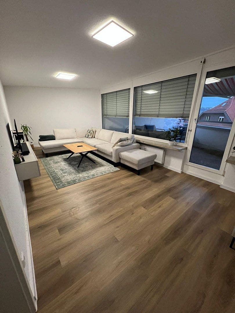 Prenájom bytu 2-izbový 75 m², Stuttgart-Wangen, Bádensko-Wurttembersko Prenájom bytu 2-izbový 75 m², Stuttgart-Wangen, Bádensko-Wurttembersko