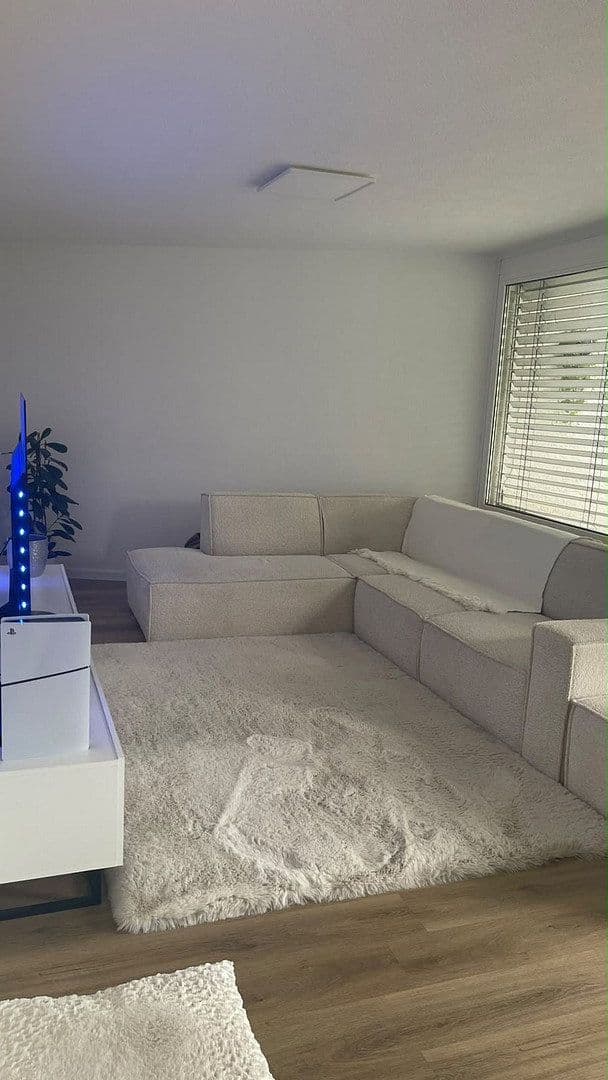 Prenájom bytu 2-izbový 75 m², Stuttgart-Wangen, Bádensko-Wurttembersko Prenájom bytu 2-izbový 75 m², Stuttgart-Wangen, Bádensko-Wurttembersko