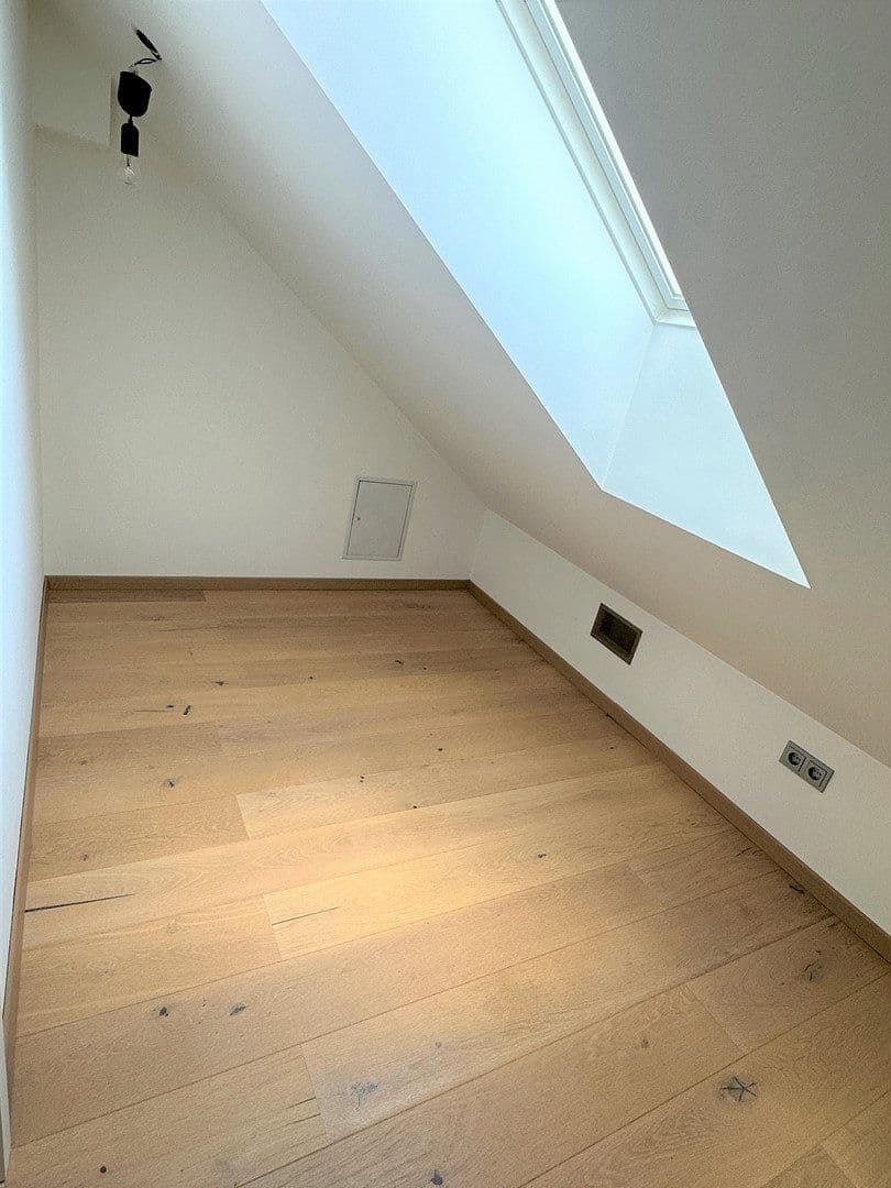 Predaj domu 188 m², pozemok 265 m², Warschauer Str. 22a, München, Bavorsko Predaj domu 188 m², pozemok 265 m², Warschauer Str. 22a, München, Bavorsko