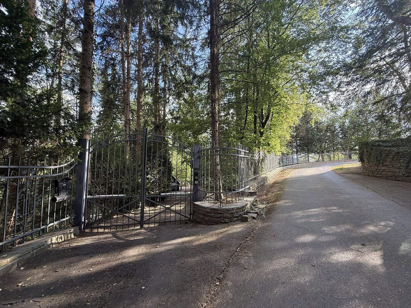 Predaj domu 110 m², pozemok 14.000 m², Schuld, Porýnie-Falcko Predaj domu 110 m², pozemok 14.000 m², Schuld, Porýnie-Falcko