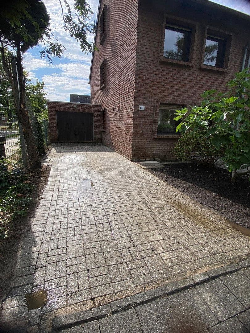 Predaj domu 130 m², pozemok 449 m², Welfenstraße 8a, Mönchengladbach, Severné Porýnie - Westfálsko Predaj domu 130 m², pozemok 449 m², Welfenstraße 8a, Mönchengladbach, Severné Porýnie - Westfálsko