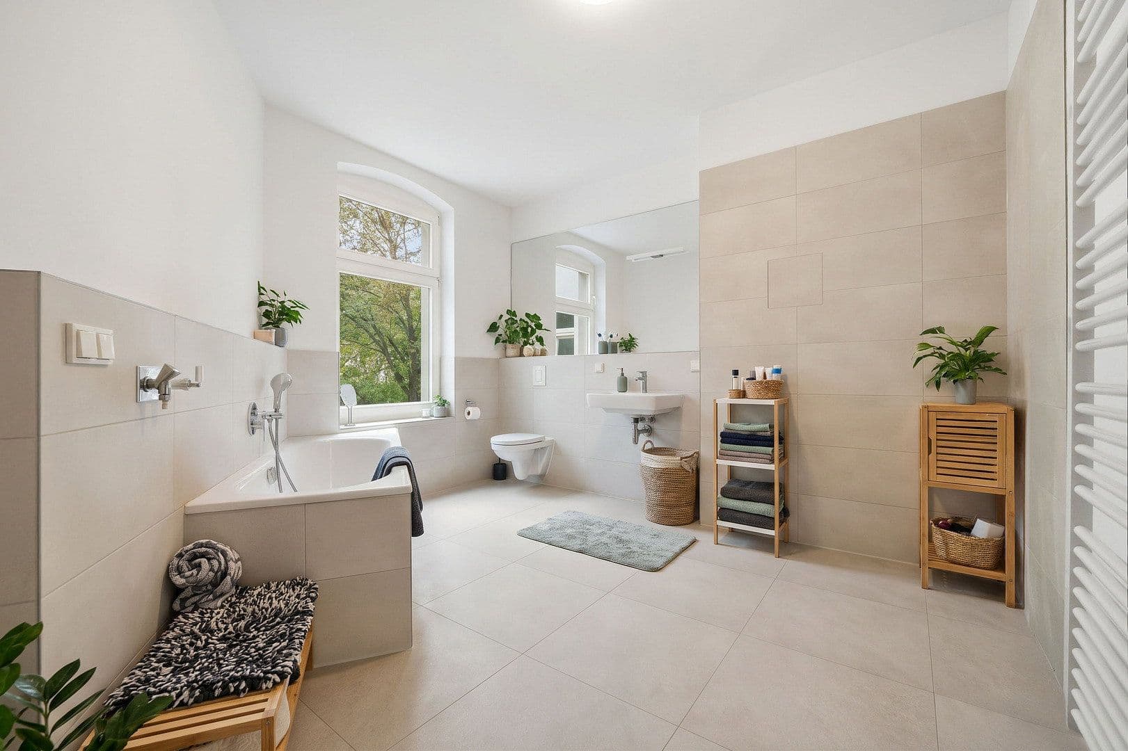 Predaj bytu 3-izbový 86 m², Berlin, Berlín Predaj bytu 3-izbový 86 m², Berlin, Berlín
