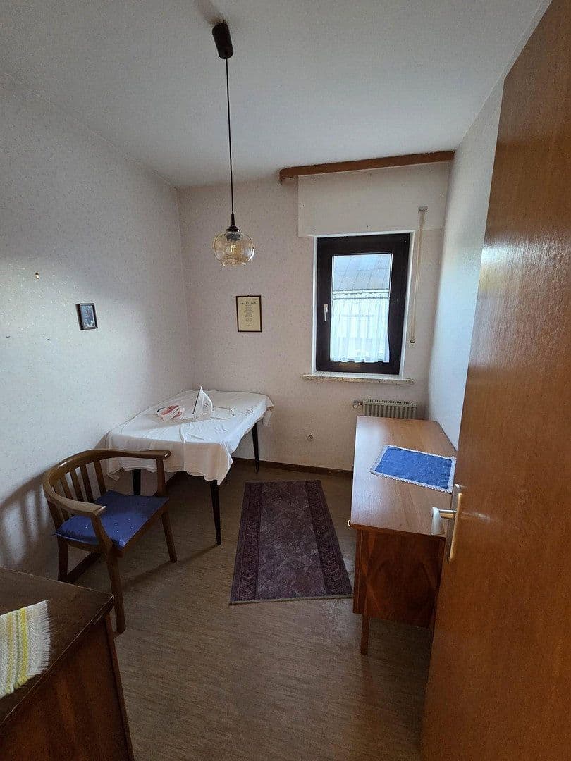 Predaj domu 158 m², pozemok 1.674 m², Hauptstraße 31, Heinzenbach, Porýnie-Falcko Predaj domu 158 m², pozemok 1.674 m², Hauptstraße 31, Heinzenbach, Porýnie-Falcko