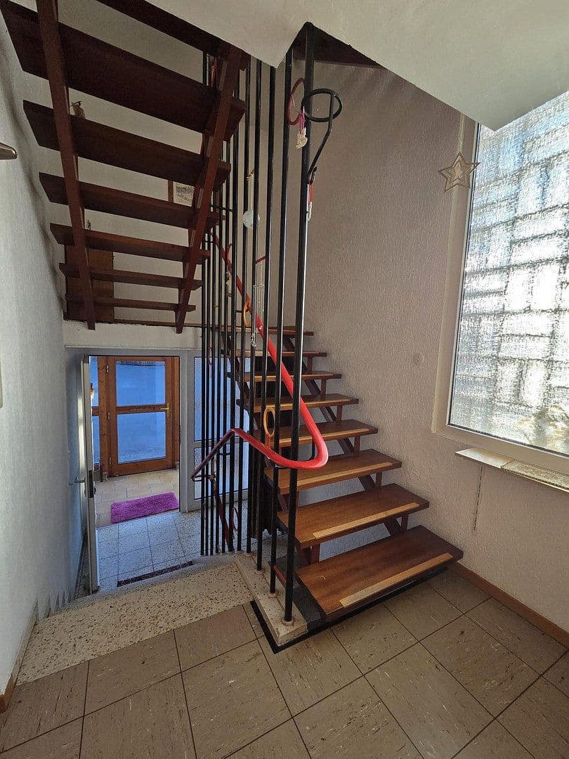 Predaj domu 158 m², pozemok 1.674 m², Hauptstraße 31, Heinzenbach, Porýnie-Falcko Predaj domu 158 m², pozemok 1.674 m², Hauptstraße 31, Heinzenbach, Porýnie-Falcko