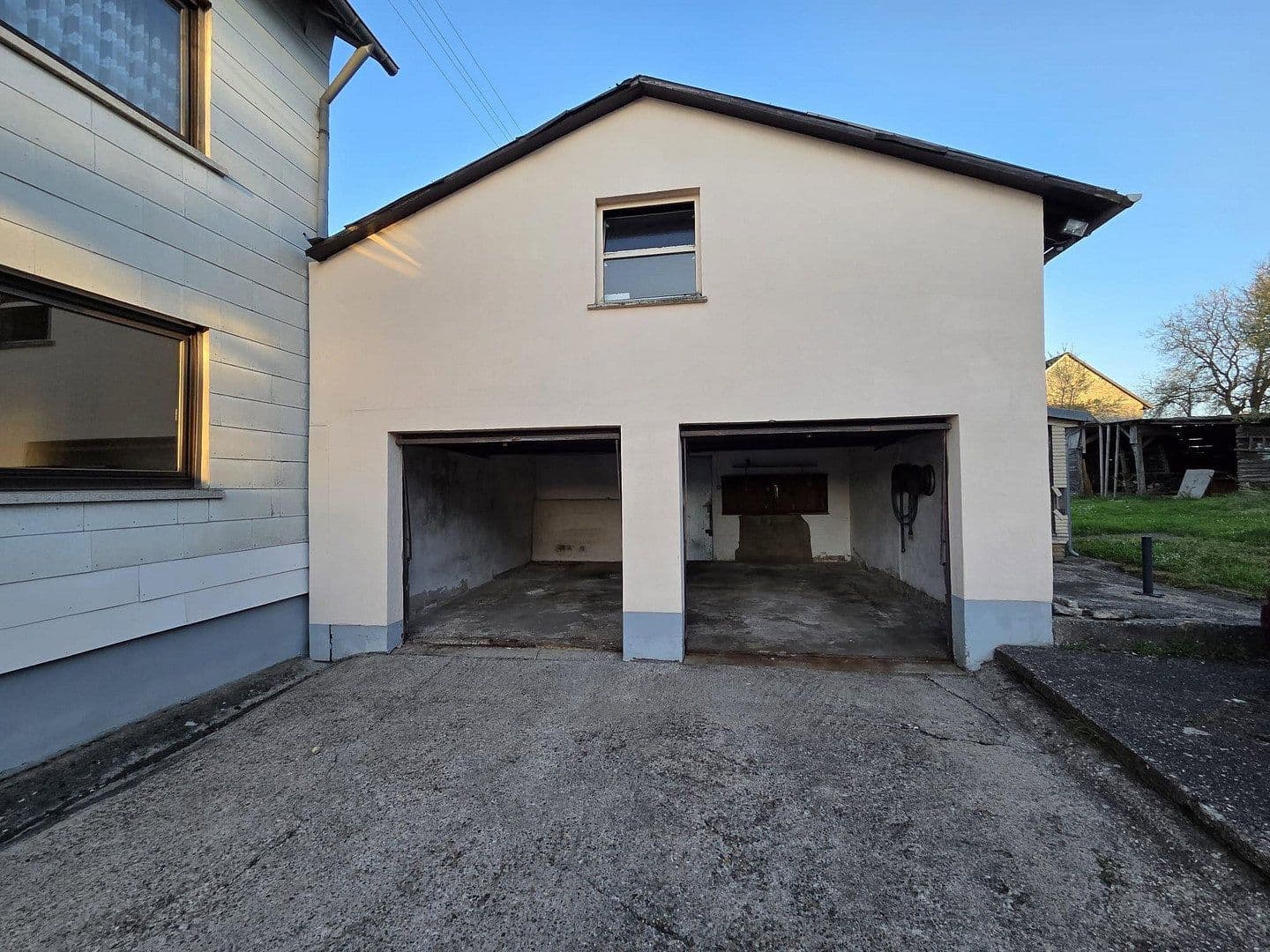 Predaj domu 158 m², pozemok 1.674 m², Hauptstraße 31, Heinzenbach, Porýnie-Falcko Predaj domu 158 m², pozemok 1.674 m², Hauptstraße 31, Heinzenbach, Porýnie-Falcko