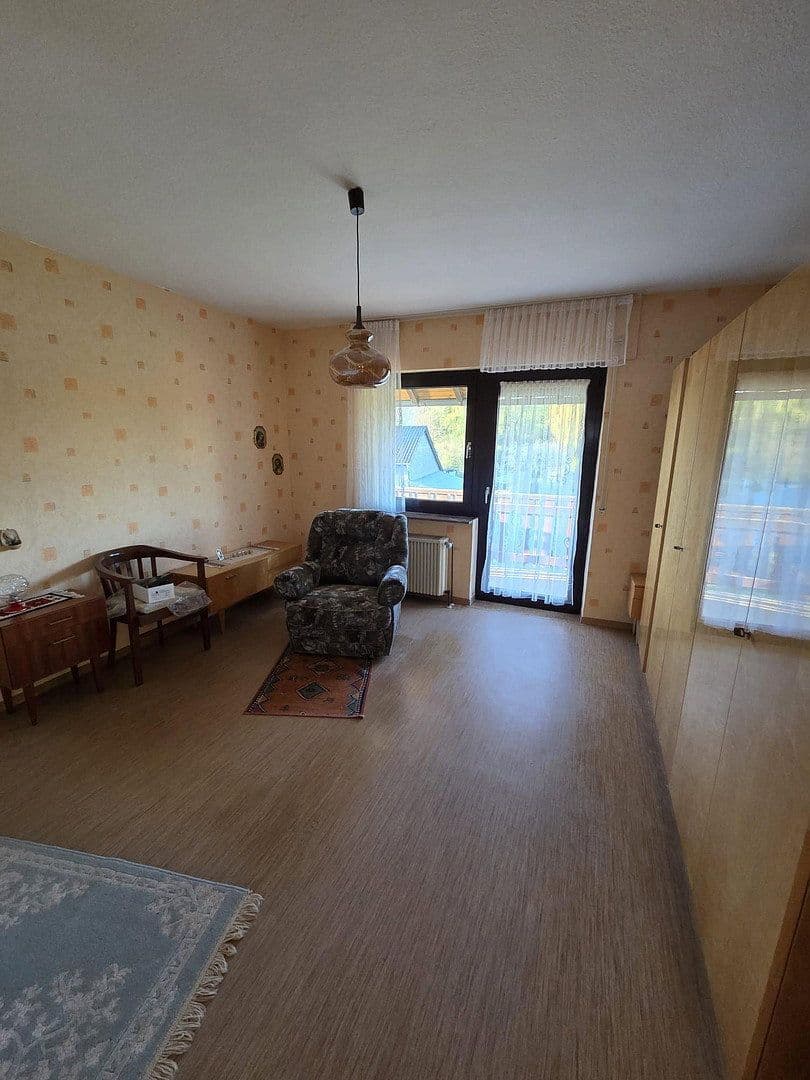 Predaj domu 158 m², pozemok 1.674 m², Hauptstraße 31, Heinzenbach, Porýnie-Falcko Predaj domu 158 m², pozemok 1.674 m², Hauptstraße 31, Heinzenbach, Porýnie-Falcko