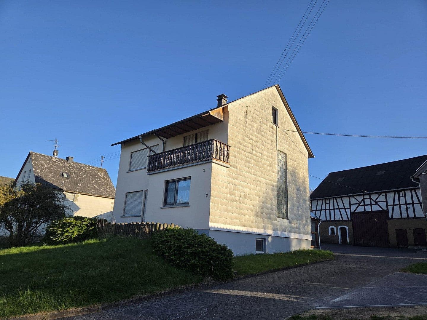 Predaj domu 158 m², pozemok 1.674 m², Hauptstraße 31, Heinzenbach, Porýnie-Falcko Predaj domu 158 m², pozemok 1.674 m², Hauptstraße 31, Heinzenbach, Porýnie-Falcko