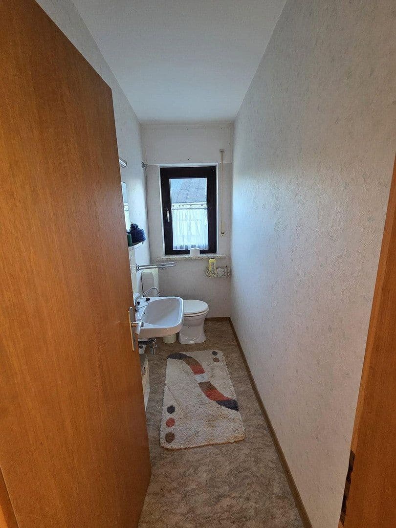 Predaj domu 158 m², pozemok 1.674 m², Hauptstraße 31, Heinzenbach, Porýnie-Falcko Predaj domu 158 m², pozemok 1.674 m², Hauptstraße 31, Heinzenbach, Porýnie-Falcko