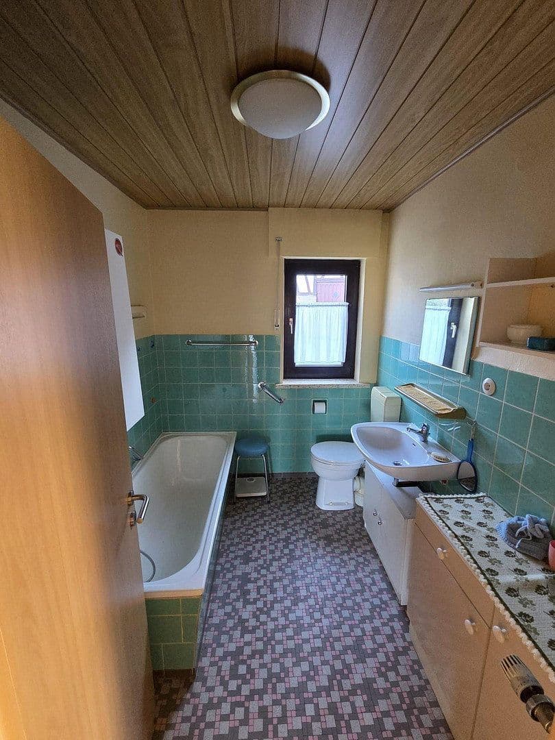 Predaj domu 158 m², pozemok 1.674 m², Hauptstraße 31, Heinzenbach, Porýnie-Falcko Predaj domu 158 m², pozemok 1.674 m², Hauptstraße 31, Heinzenbach, Porýnie-Falcko