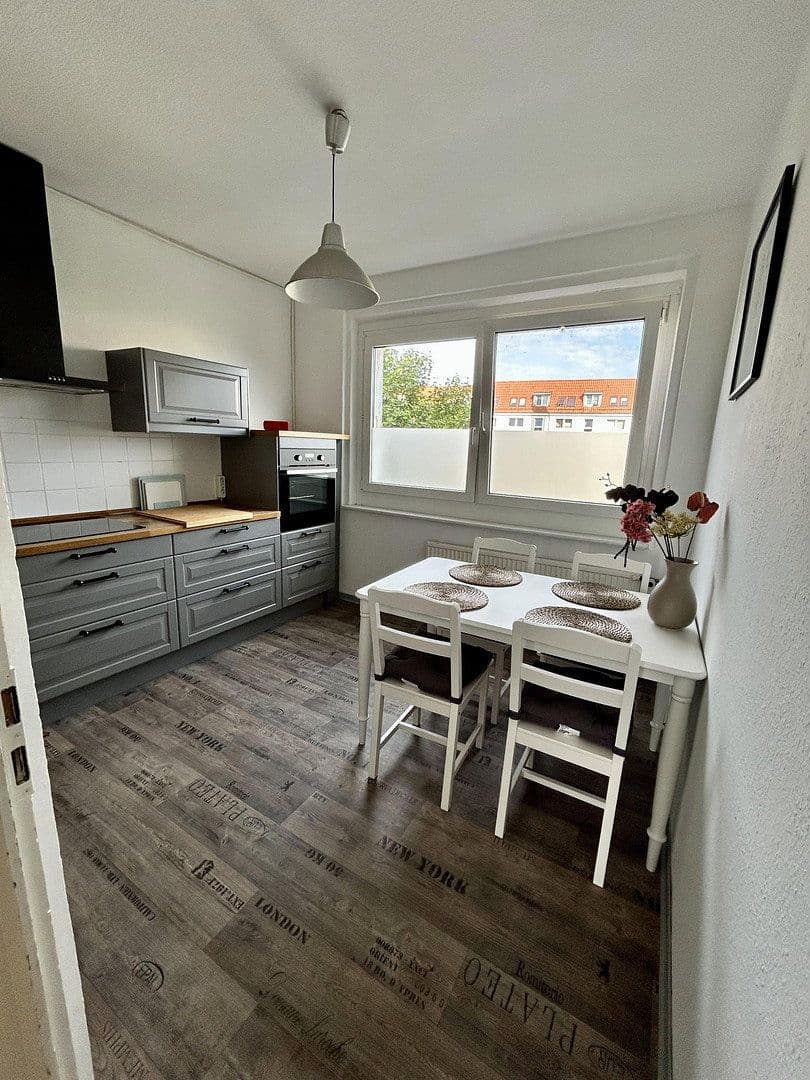 Prenájom bytu 3-izbový 71 m², Berlin Köpenick, Berlín Prenájom bytu 3-izbový 71 m², Berlin Köpenick, Berlín