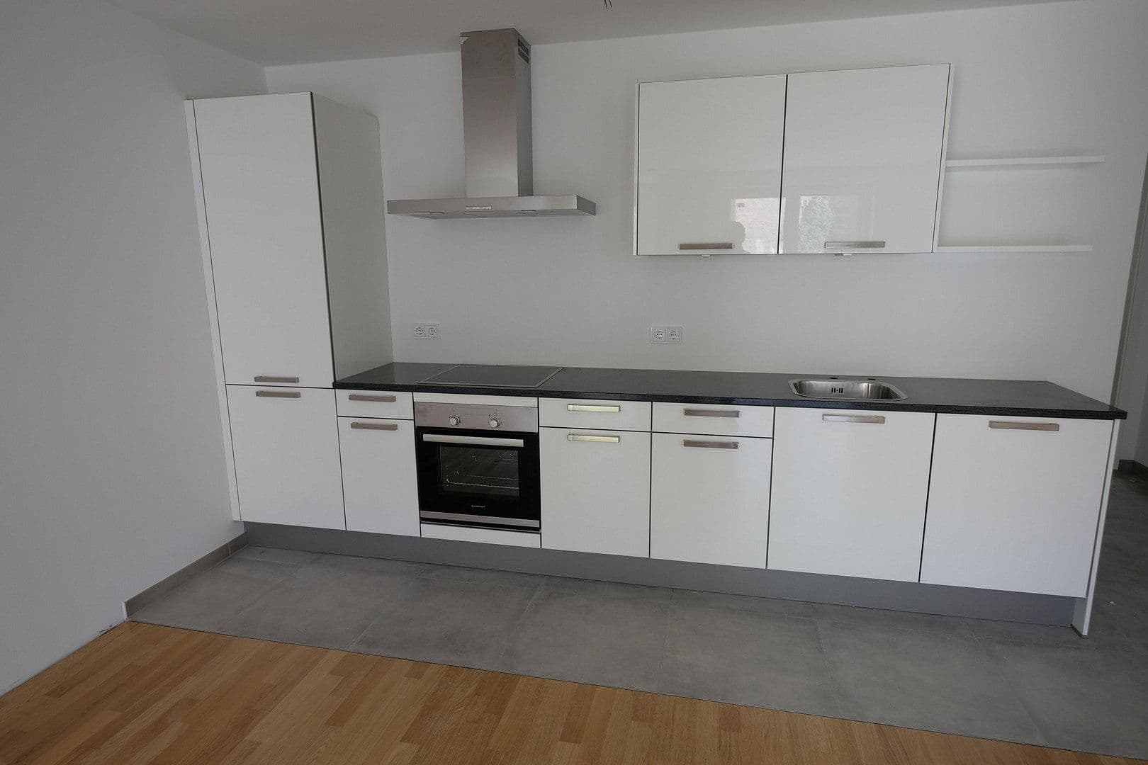 Prenájom bytu 2-izbový 62 m², Seilerstraße 7, Frankfurt am Main, Hesensko Prenájom bytu 2-izbový 62 m², Seilerstraße 7, Frankfurt am Main, Hesensko