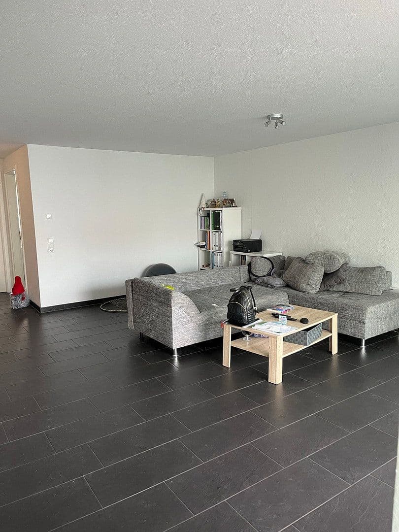 Prenájom bytu 3-izbový 89 m², Sindelfingen, Bádensko-Wurttembersko Prenájom bytu 3-izbový 89 m², Sindelfingen, Bádensko-Wurttembersko