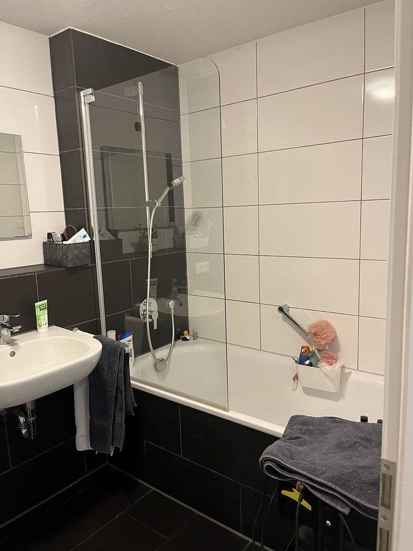 Prenájom bytu 3-izbový 89 m², Sindelfingen, Bádensko-Wurttembersko Prenájom bytu 3-izbový 89 m², Sindelfingen, Bádensko-Wurttembersko