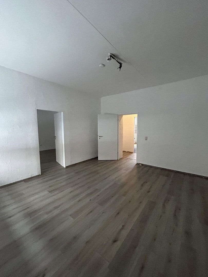 Prenájom bytu 4-izbový 87 m², Bertastraße 16, Duisburg, Severné Porýnie - Westfálsko Prenájom bytu 4-izbový 87 m², Bertastraße 16, Duisburg, Severné Porýnie - Westfálsko