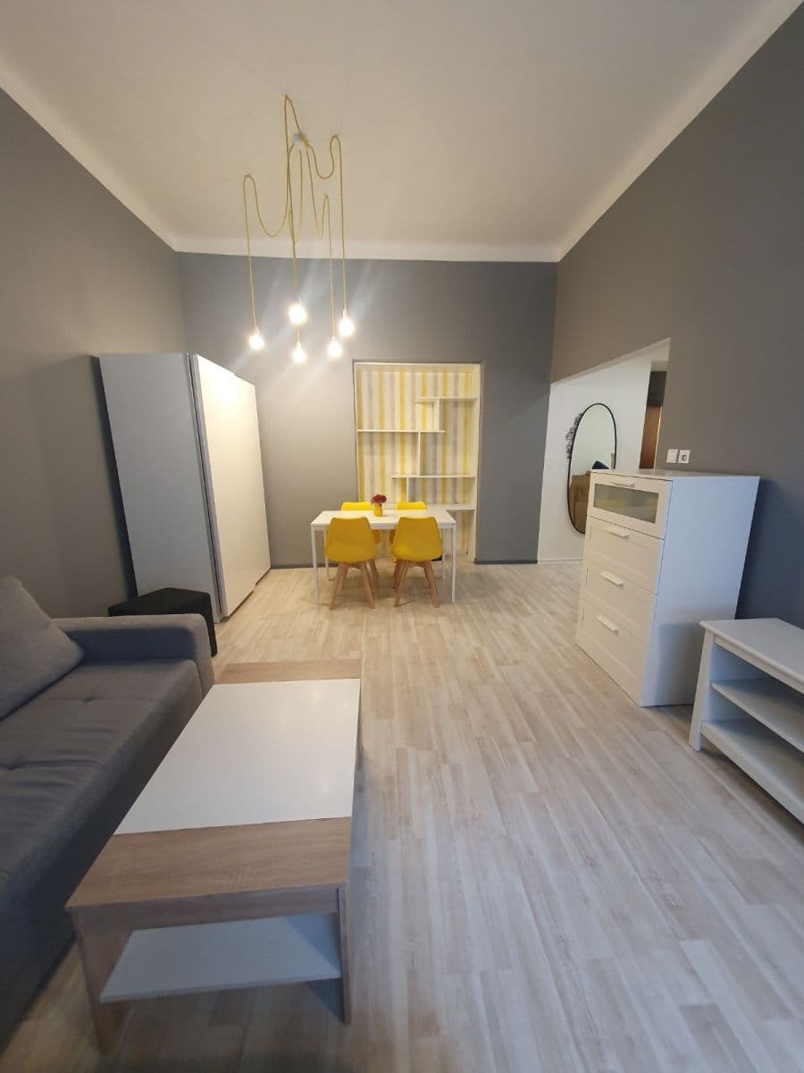 Prenájom bytu 2-izbový 50 m², Čáslavská, Praha, Praha Prenájom bytu 2-izbový 50 m², Čáslavská, Praha, Praha