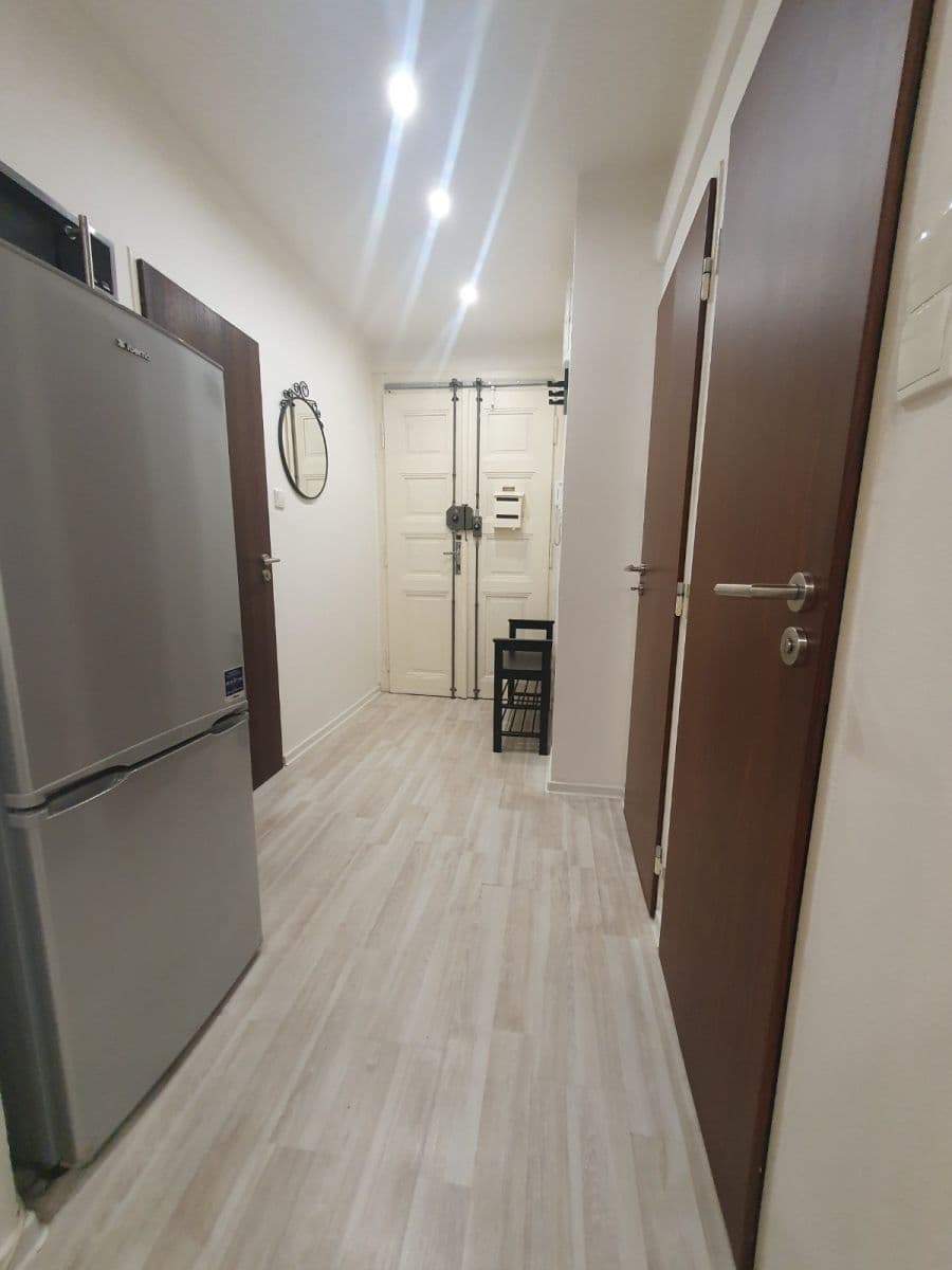 Prenájom bytu 2-izbový 50 m², Čáslavská, Praha, Praha Prenájom bytu 2-izbový 50 m², Čáslavská, Praha, Praha