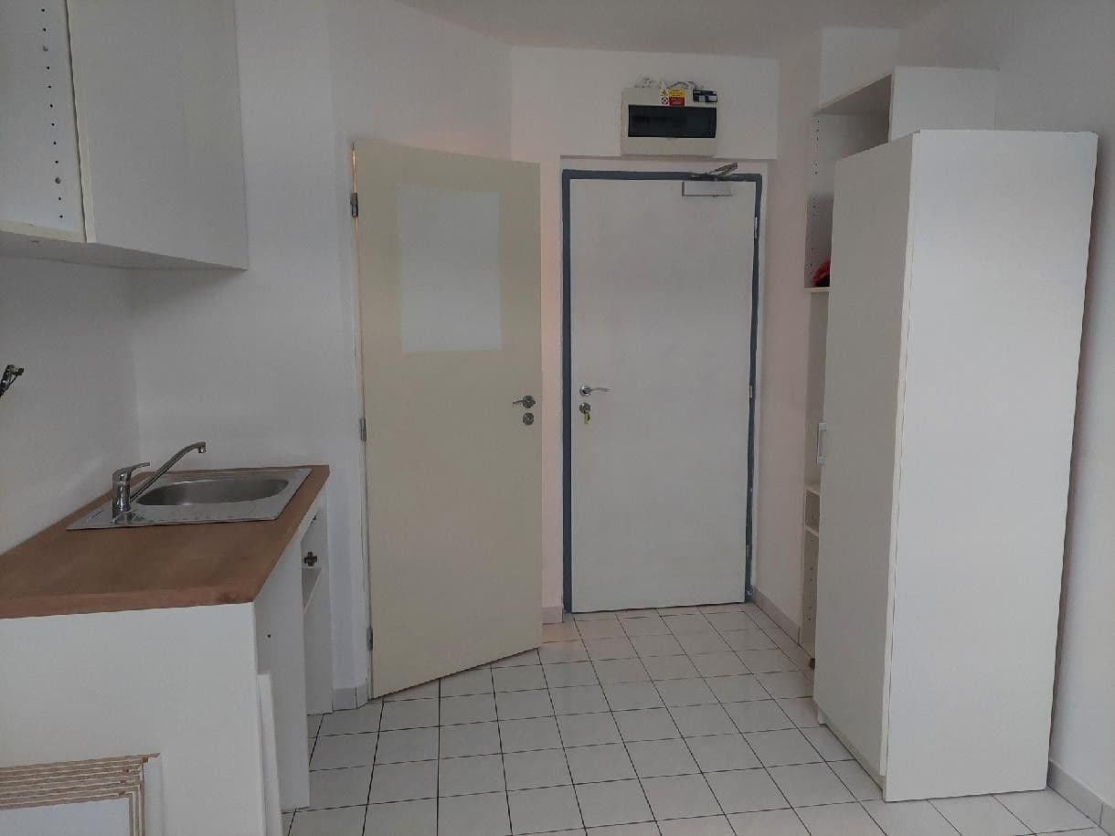 Prenájom bytu 1-izbový 15 m², Šedova, Praha, Praha Prenájom bytu 1-izbový 15 m², Šedova, Praha, Praha