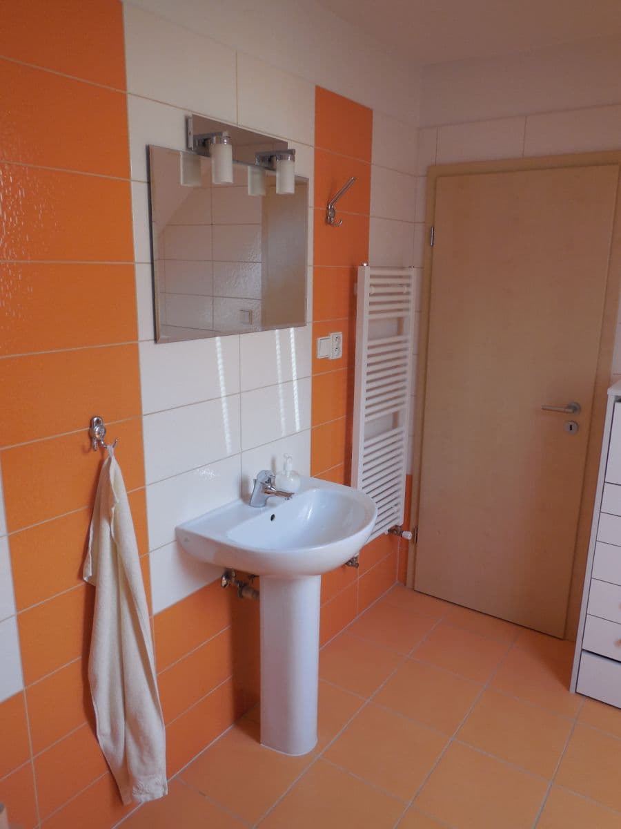 Prenájom bytu 2-izbový 61 m², Hrnčířská, Jesenice, Středočeský kraj Prenájom bytu 2-izbový 61 m², Hrnčířská, Jesenice, Středočeský kraj