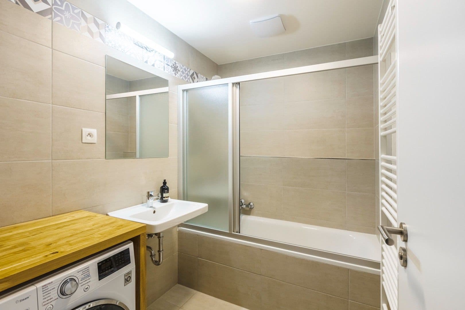 Prenájom bytu 3-izbový 83 m², Moravcových, Praha, Praha Prenájom bytu 3-izbový 83 m², Moravcových, Praha, Praha