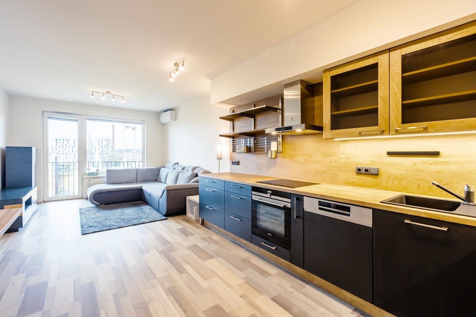 Prenájom bytu 3-izbový 83 m², Moravcových, Praha, Praha Prenájom bytu 3-izbový 83 m², Moravcových, Praha, Praha