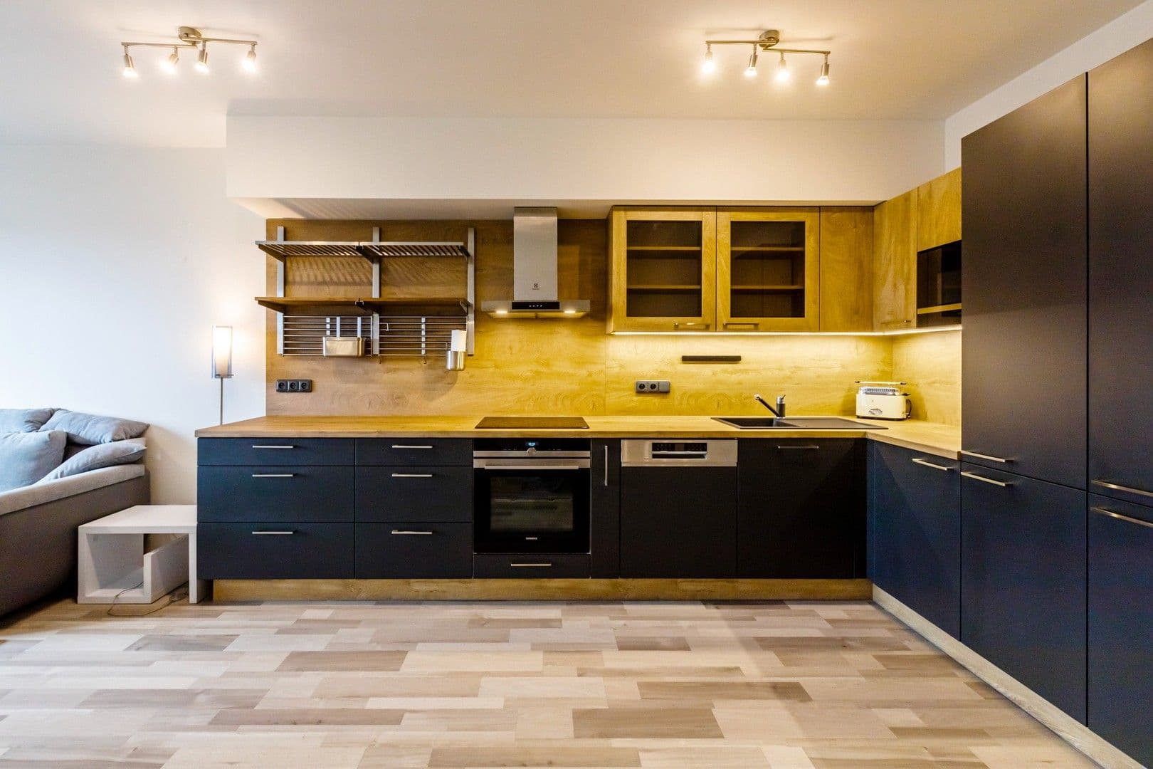 Prenájom bytu 3-izbový 83 m², Moravcových, Praha, Praha Prenájom bytu 3-izbový 83 m², Moravcových, Praha, Praha