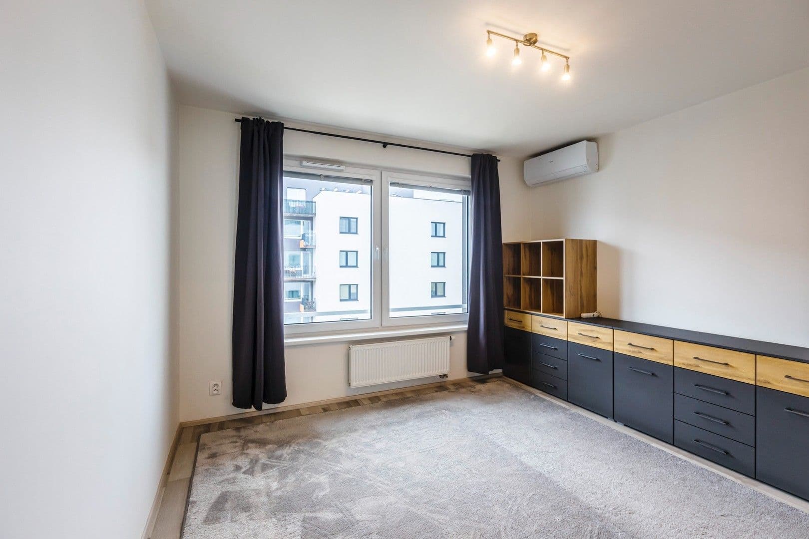Prenájom bytu 3-izbový 83 m², Moravcových, Praha, Praha Prenájom bytu 3-izbový 83 m², Moravcových, Praha, Praha