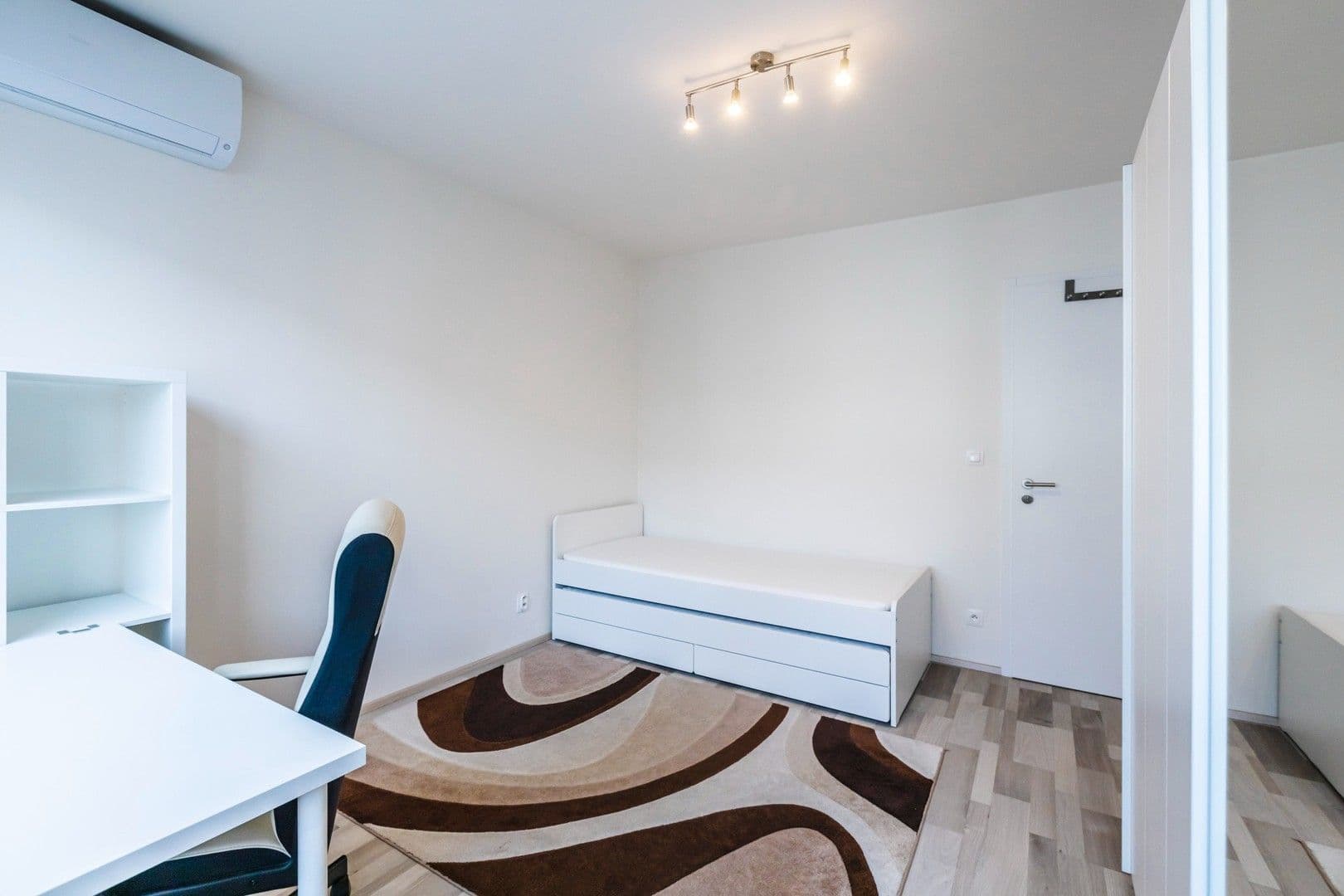 Prenájom bytu 3-izbový 83 m², Moravcových, Praha, Praha Prenájom bytu 3-izbový 83 m², Moravcových, Praha, Praha