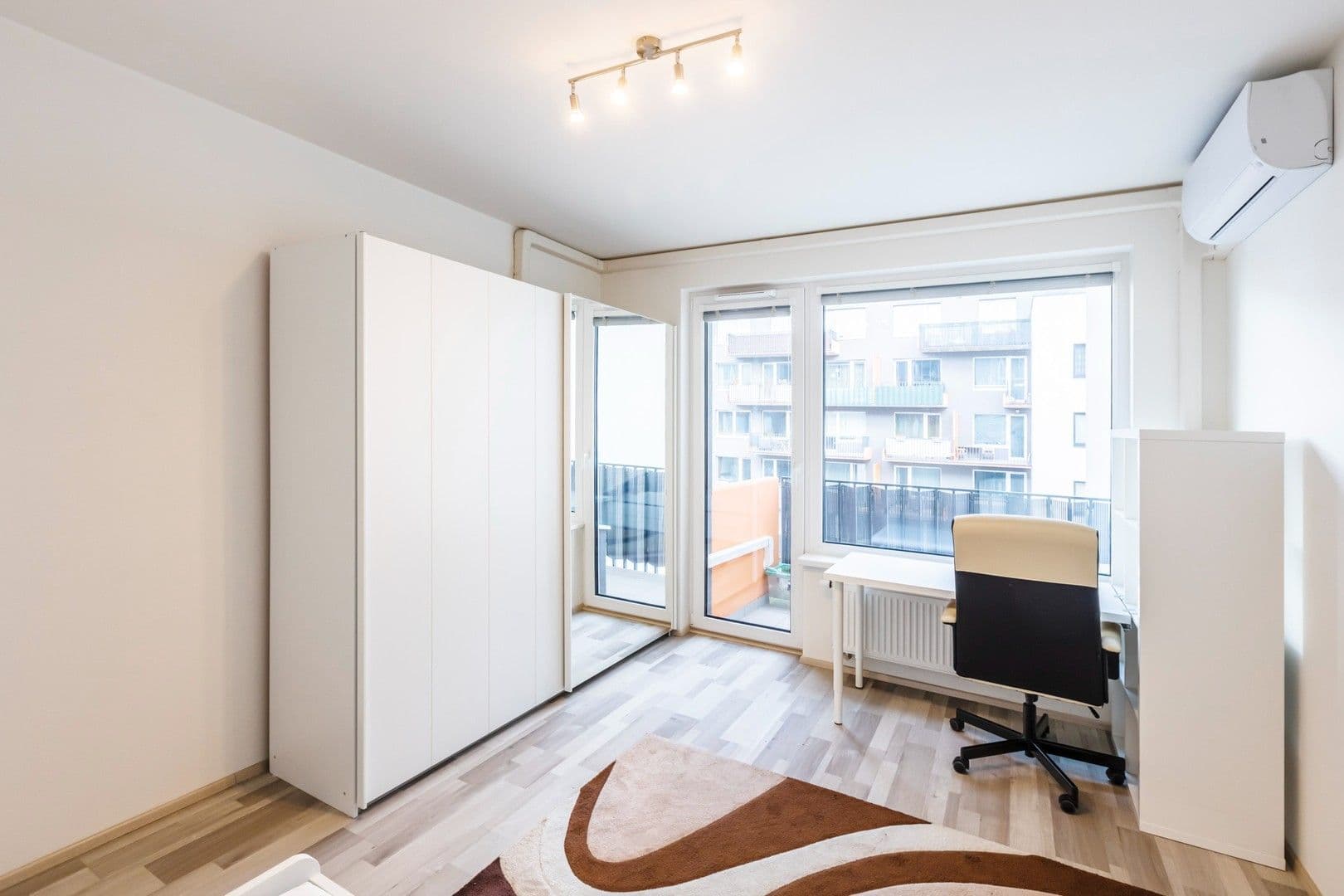 Prenájom bytu 3-izbový 83 m², Moravcových, Praha, Praha Prenájom bytu 3-izbový 83 m², Moravcových, Praha, Praha