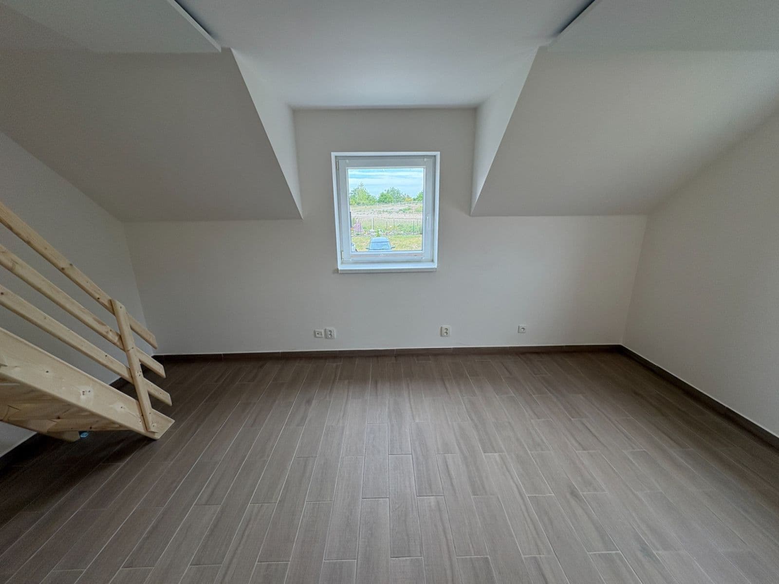 Prenájom domu 80 m², pozemok 440 m², Škvorec, Středočeský kraj Prenájom domu 80 m², pozemok 440 m², Škvorec, Středočeský kraj