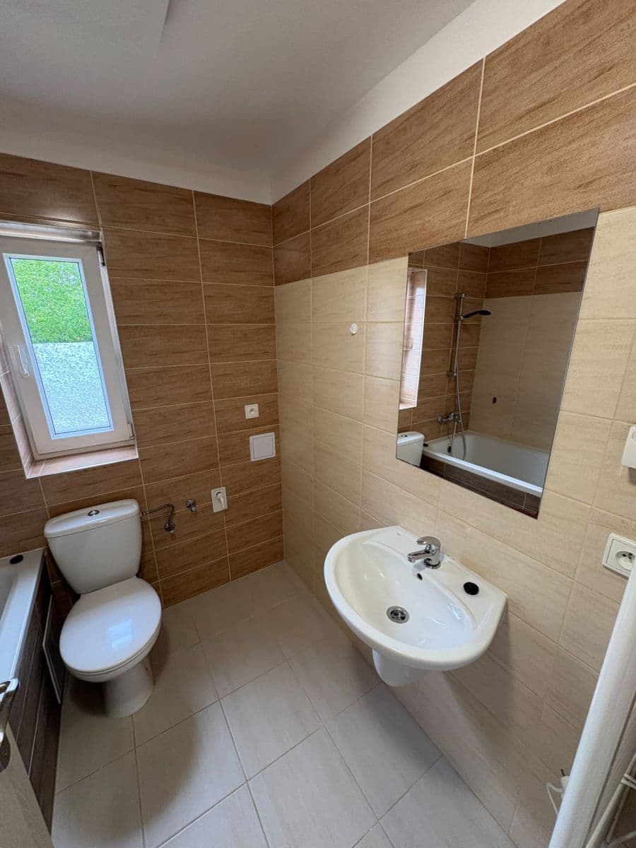 Prenájom domu 80 m², pozemok 440 m², Škvorec, Středočeský kraj Prenájom domu 80 m², pozemok 440 m², Škvorec, Středočeský kraj